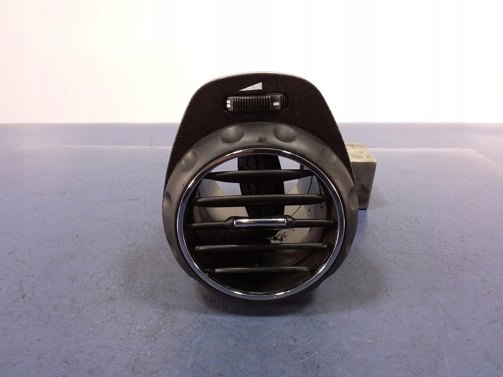 фото №1, Alfa romeo 147 решётка обдув консоли правая