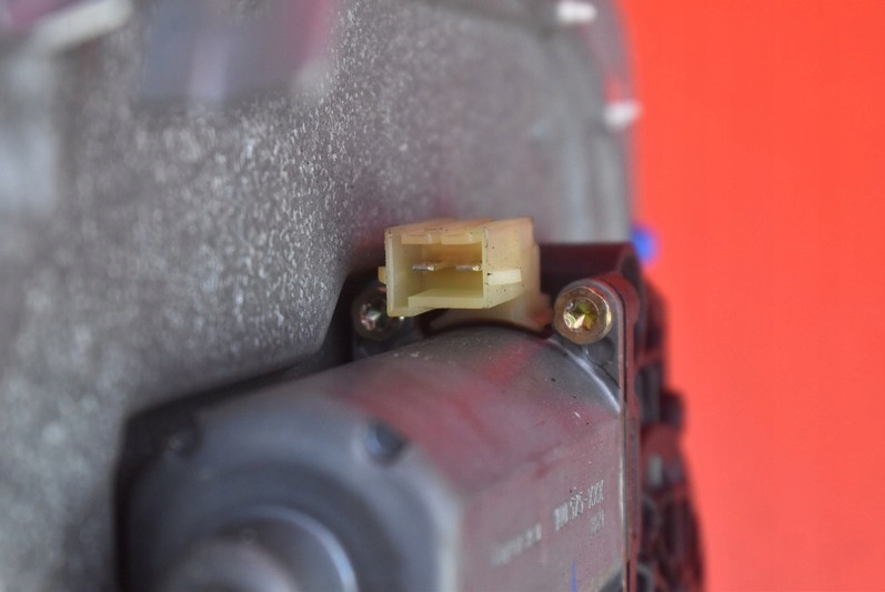 фото №6, Подъемник стекло правый перед eu 9152724 volvo xc70 1 i 96-00