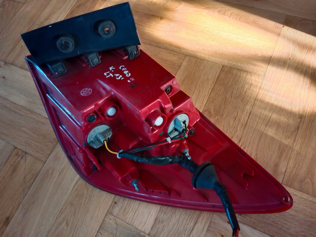 фото №4, Kia ceed ii kombi лампа левая задняя 12-15