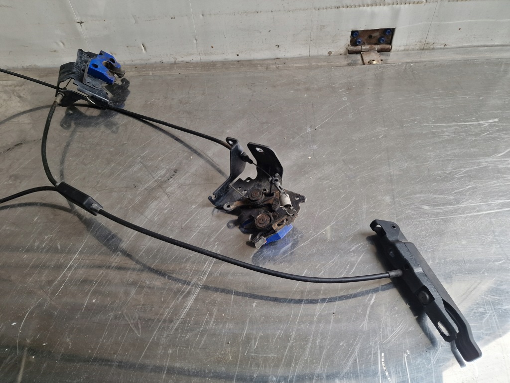 Замок решётка капот трос ручка scania r 1925340 1925341 Цена