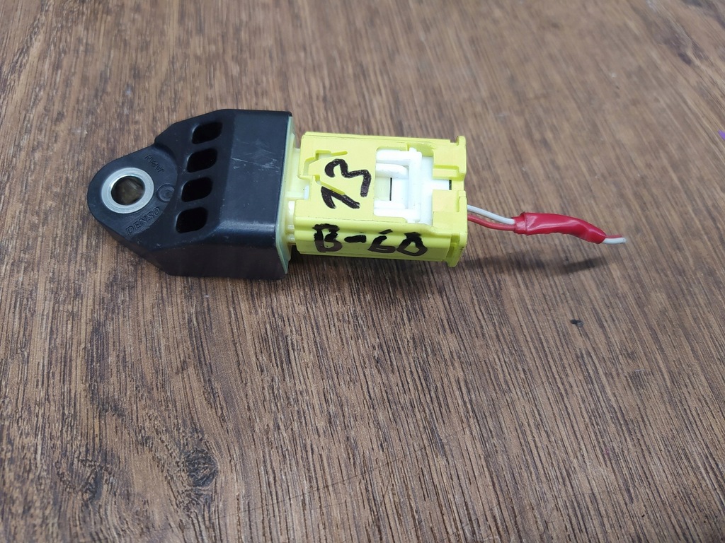 фото №5, Lexus is300h 89831-12040 датчик ударный