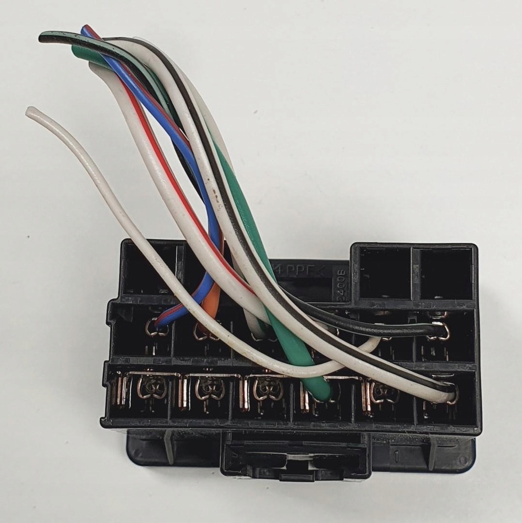 фото №3, Коробка предохранителей mazda rx-8 fb102400b