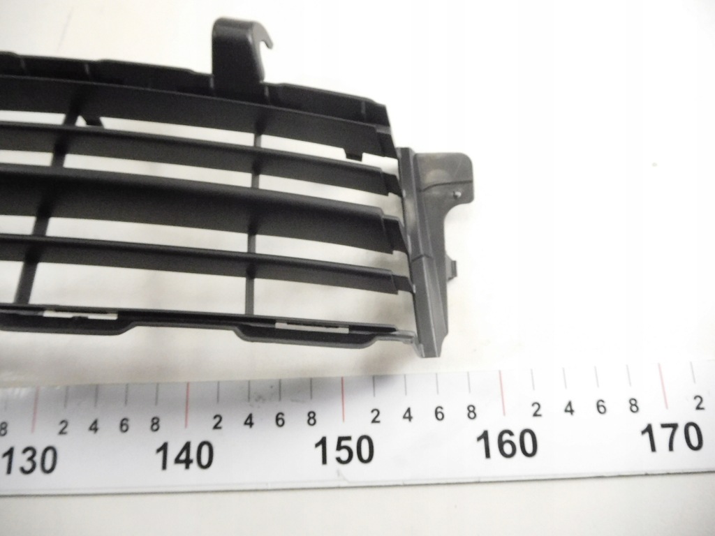 фото №8, Решітка вентиляційна, бампер renault 7701477302