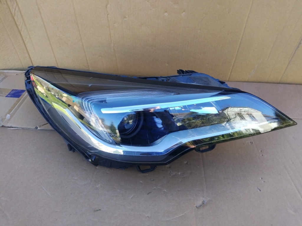 фото №1, Лампа правый перед линза opel astra j 09-12 tyc