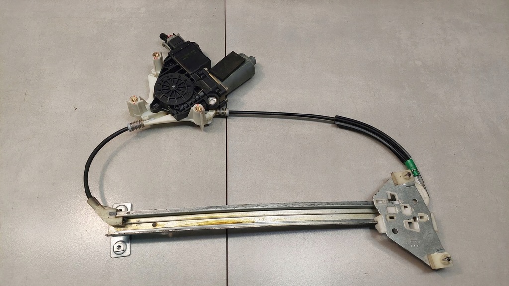 фото №4, Подъемник стекло левый задняя space star 1.8 fl