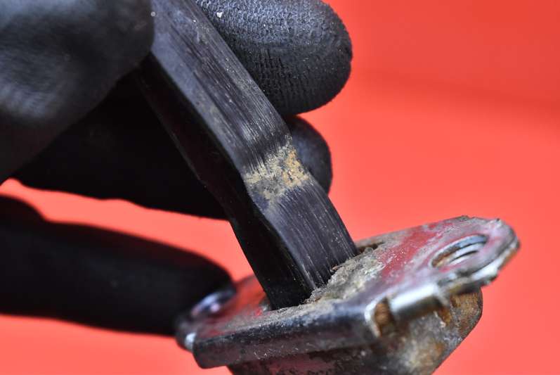 фото №8, Обмежувач двері лівий задня kia venga 10-14