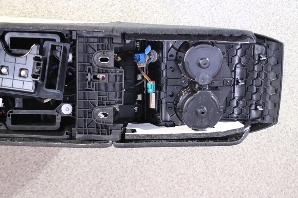 фото №9, Bmw x7 g07 тунель середній підлокітник