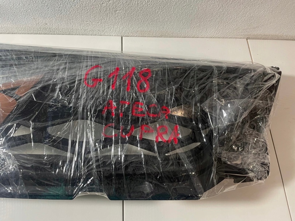 Решётка радиатора seat ateca 575 решётка  радиатора 575853654g Киев