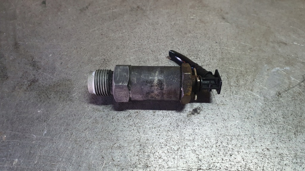 фото №1, Renault scenic ii megane ii trafic laguna ii 1.9 dci - клапан топлива