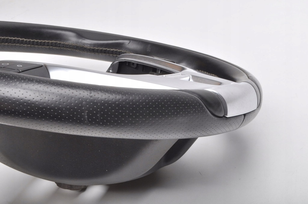 фото №11, Volvo v40 ii воздуховод кожаный 31332927 r-design