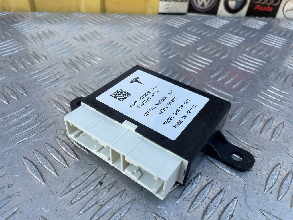 Купити Tesla model s модуль pdc 1100308