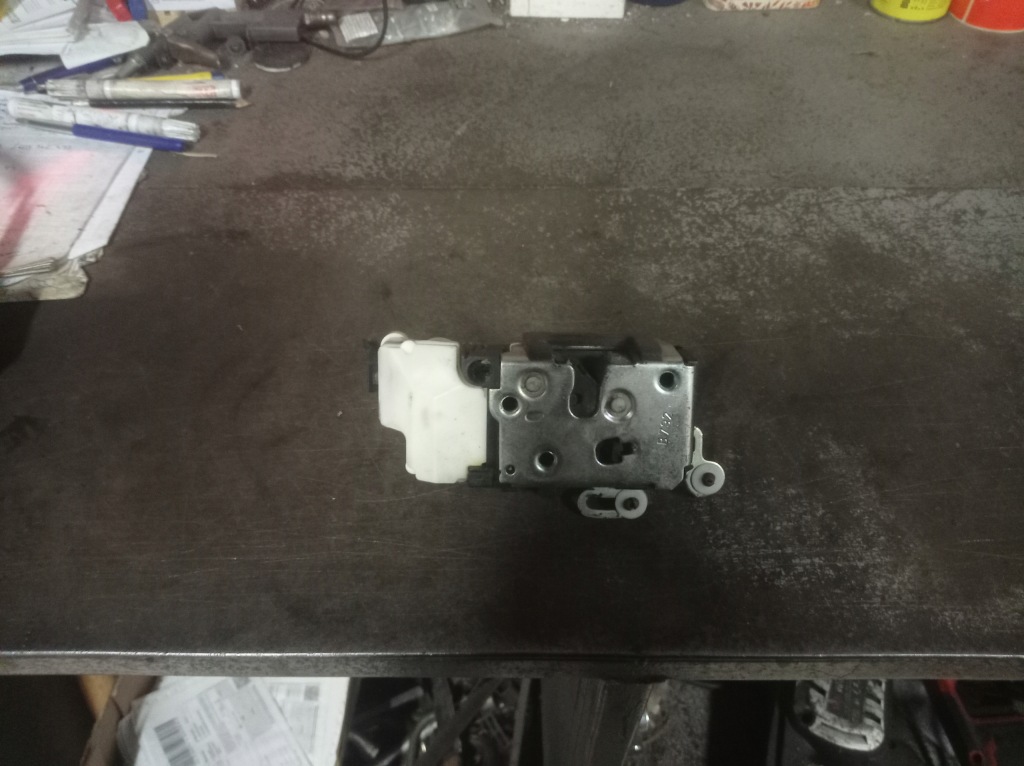 фото №1, Alfa romeo 147 3d - замок правий перед