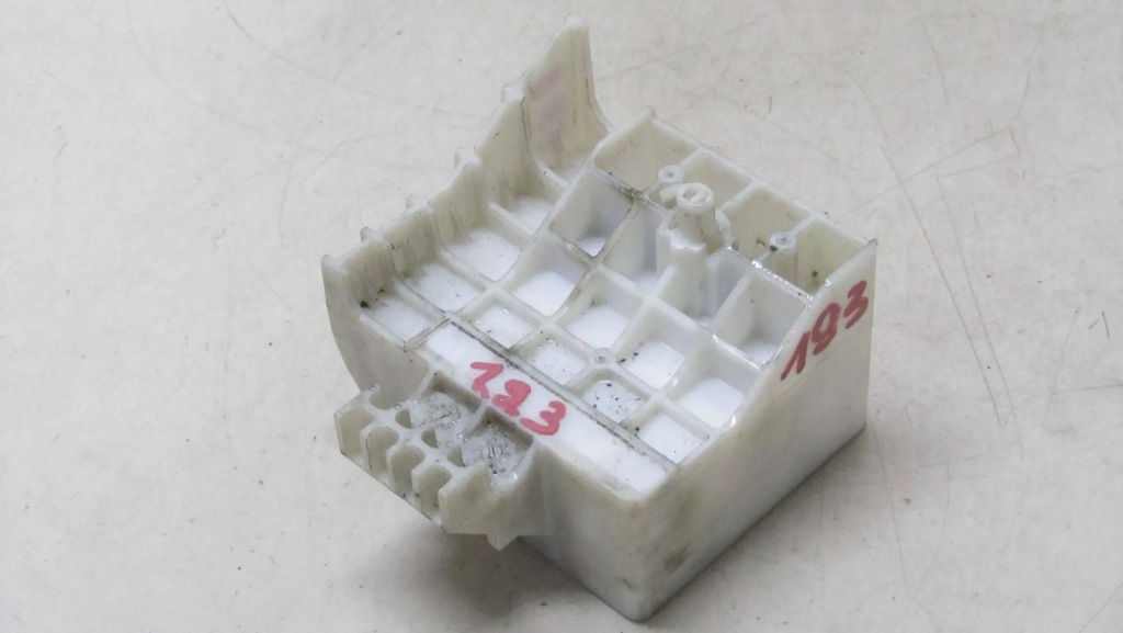 фото №1, Toyota avensis t29 абсорбер бампера левый перед 16-