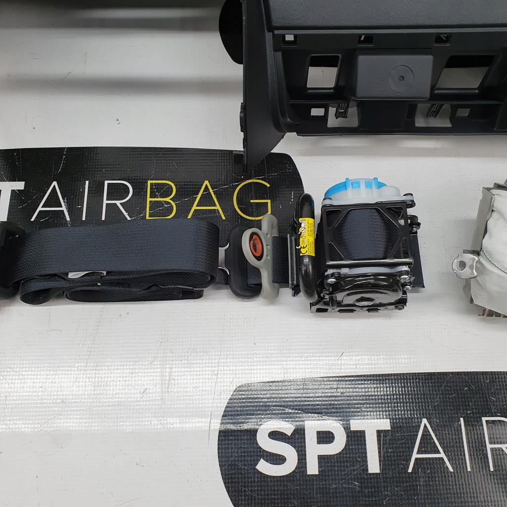 фото №7, Aygo приборная панель консоль подушки безопасности ремни подушка безопасности