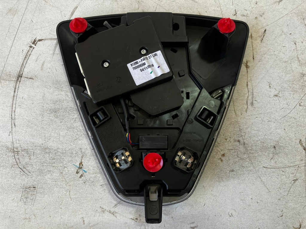 фото №3, C-hr chr lift лампа потолочный освещение sos