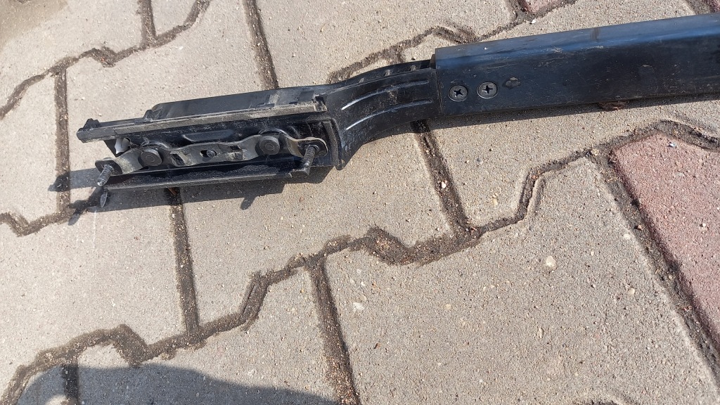 Рейлинг левое  mazda 5 06r Недорого