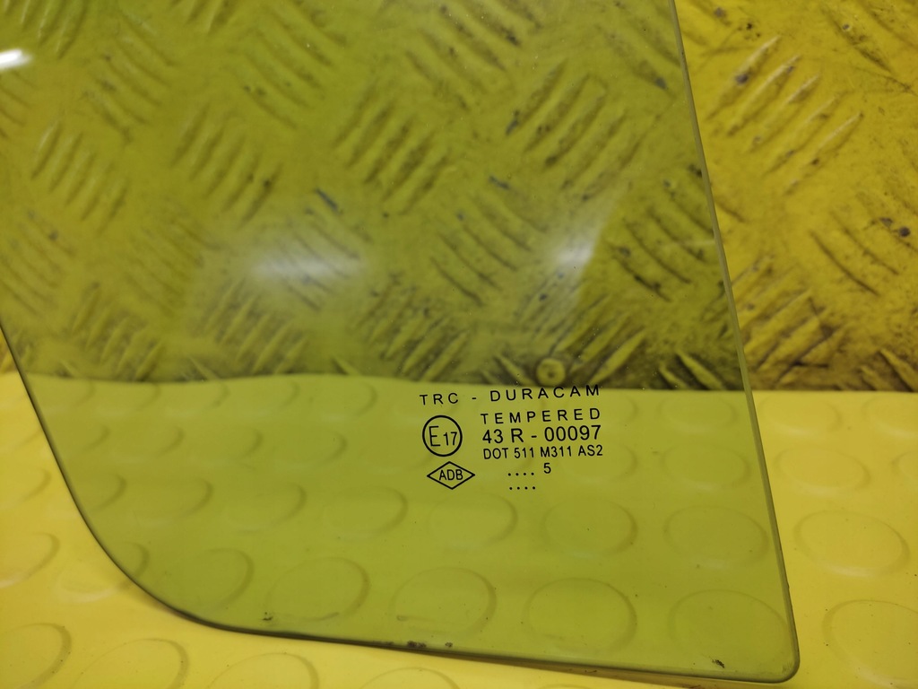 фото №2, Dacia sandero стекло дверь правый задняя