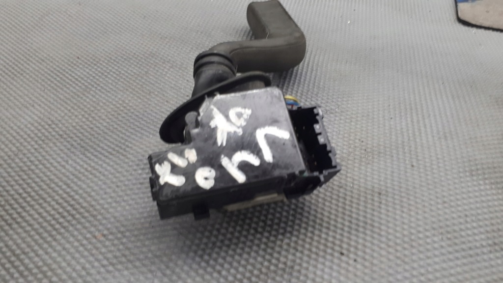 фото №8, Переключатель рычаг дворник volvo v40