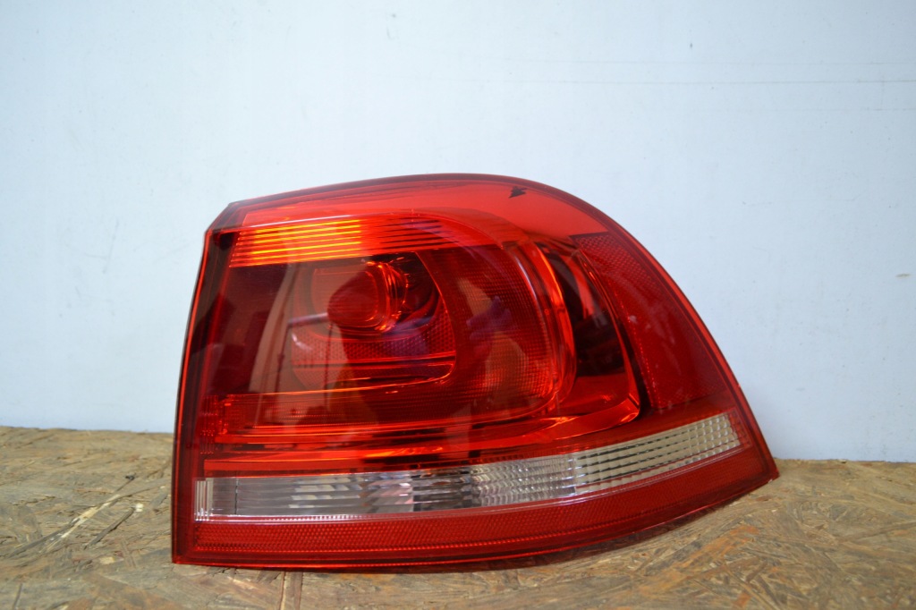 фото №1, Лампа vw touareg задняя правая 7p6945096f