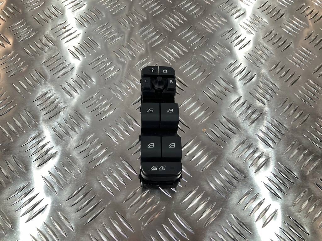 фото №1, Панель окон зеркал volvo ec40 c40