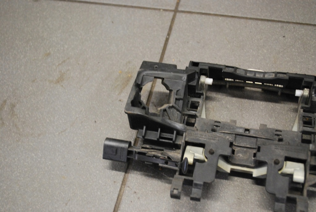 фото №6, Кронштейн ручка audi a8 d3 eu 4e1837885