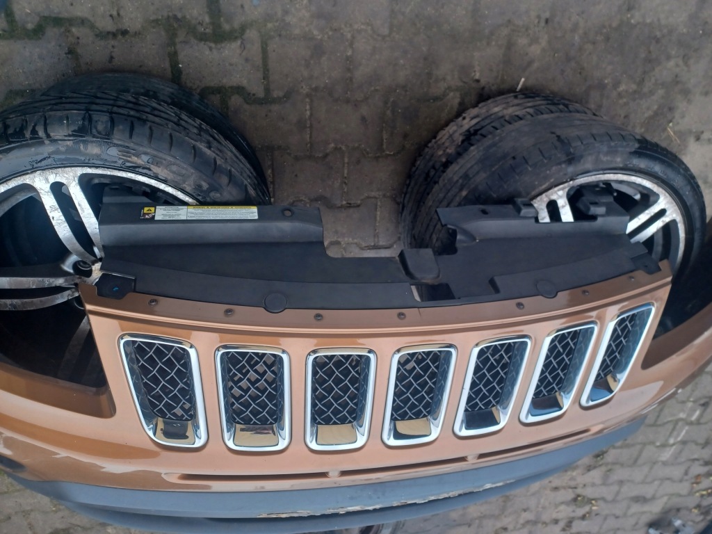 Jeep compas lift 2011 - бампер перед kompletny Оригинал
