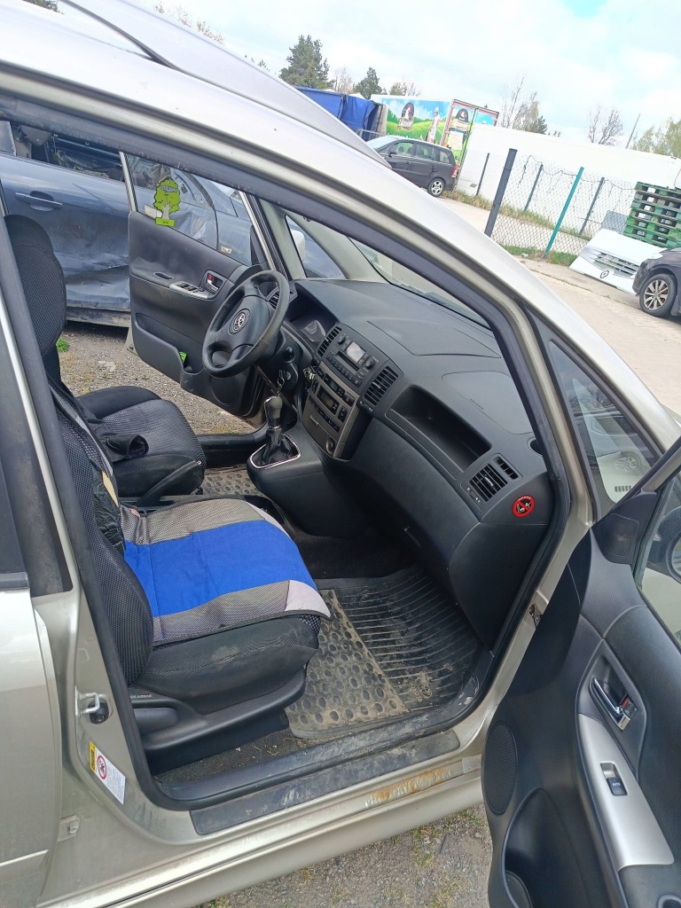 Купить Прокладка перед правый  кузов toyota corolla verso 01-04