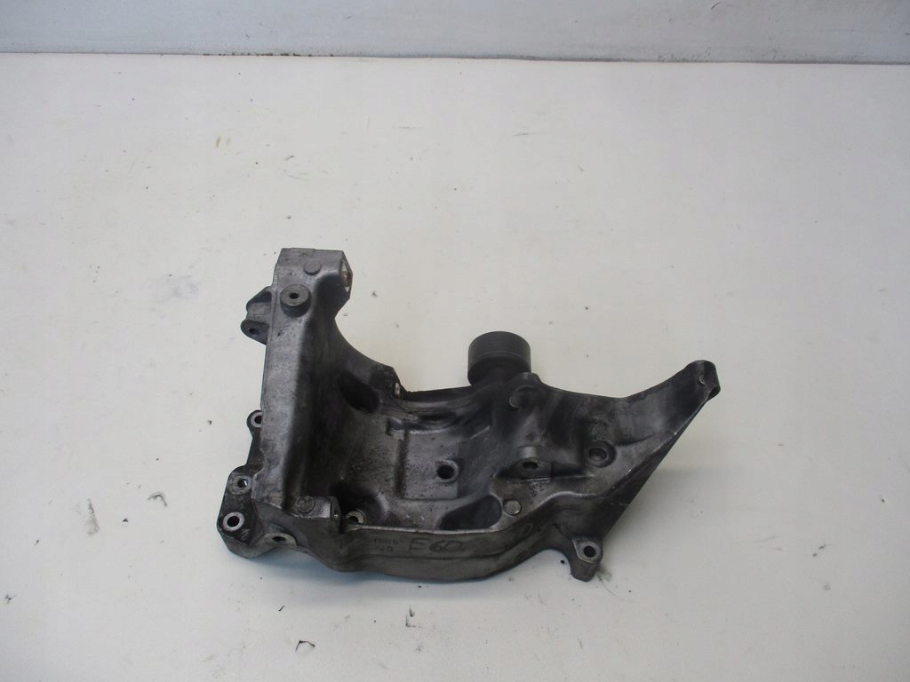 Купити Кронштейн основа генератора bmw e60 2.0 d