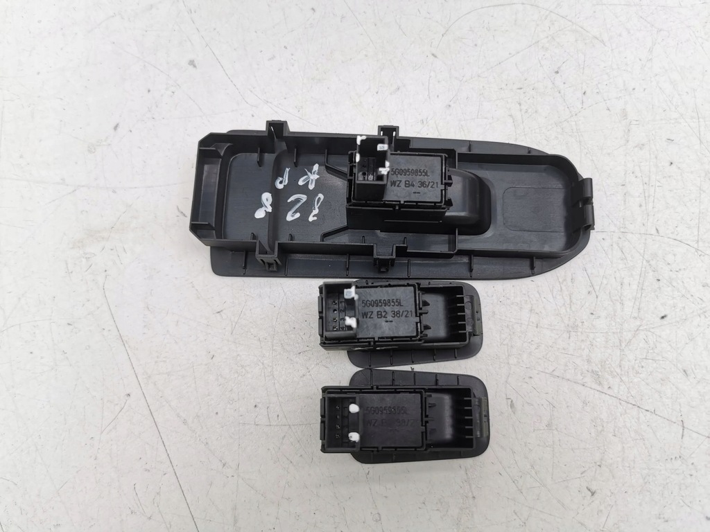 фото №6, Volkswagen golf viii 2022 комплект кнопки вікон