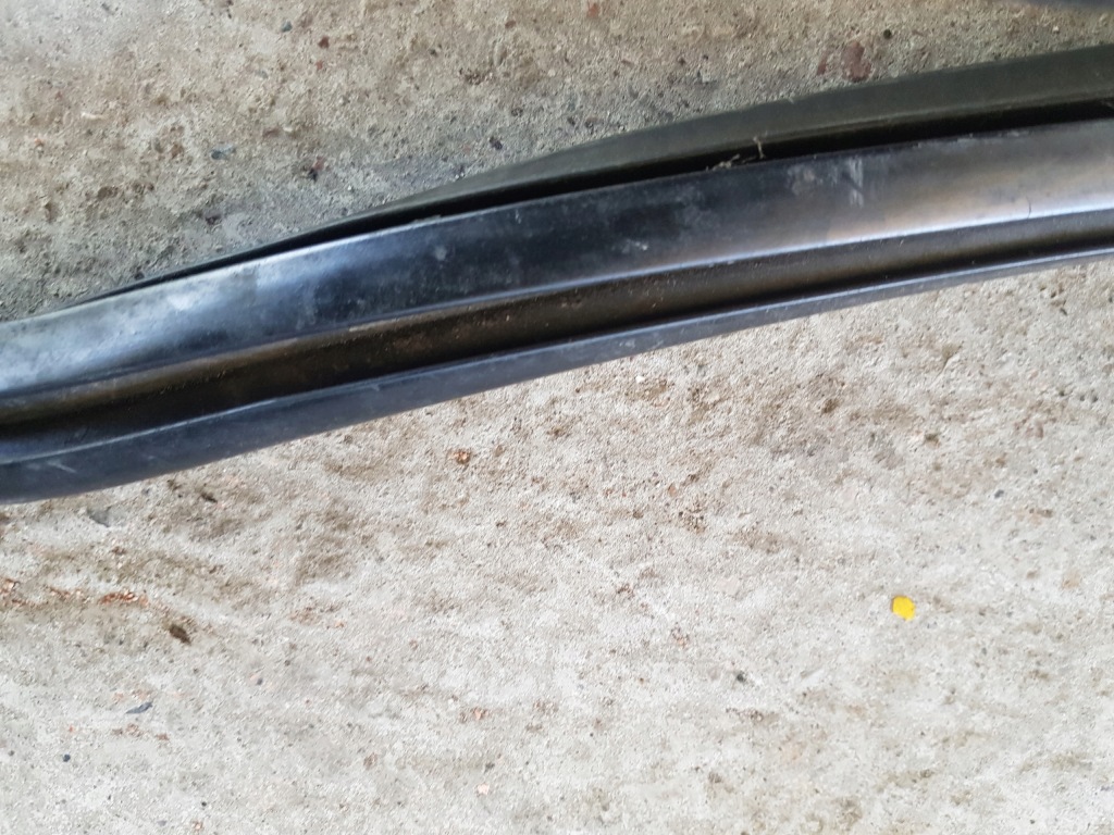 Прокладка гумовий кронштейн рамка кузовна скло перед лобове bmw e30 Зі Шроту