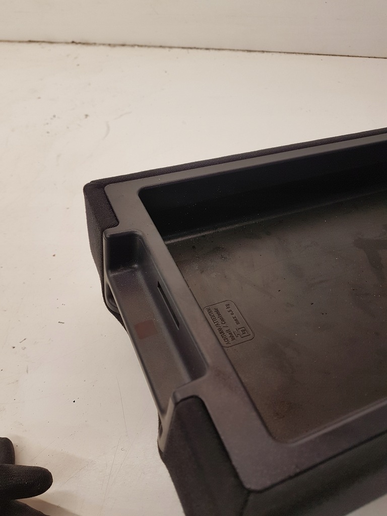 фото №6, Подлокотник задняя audi a6 c6 велюр granatowy