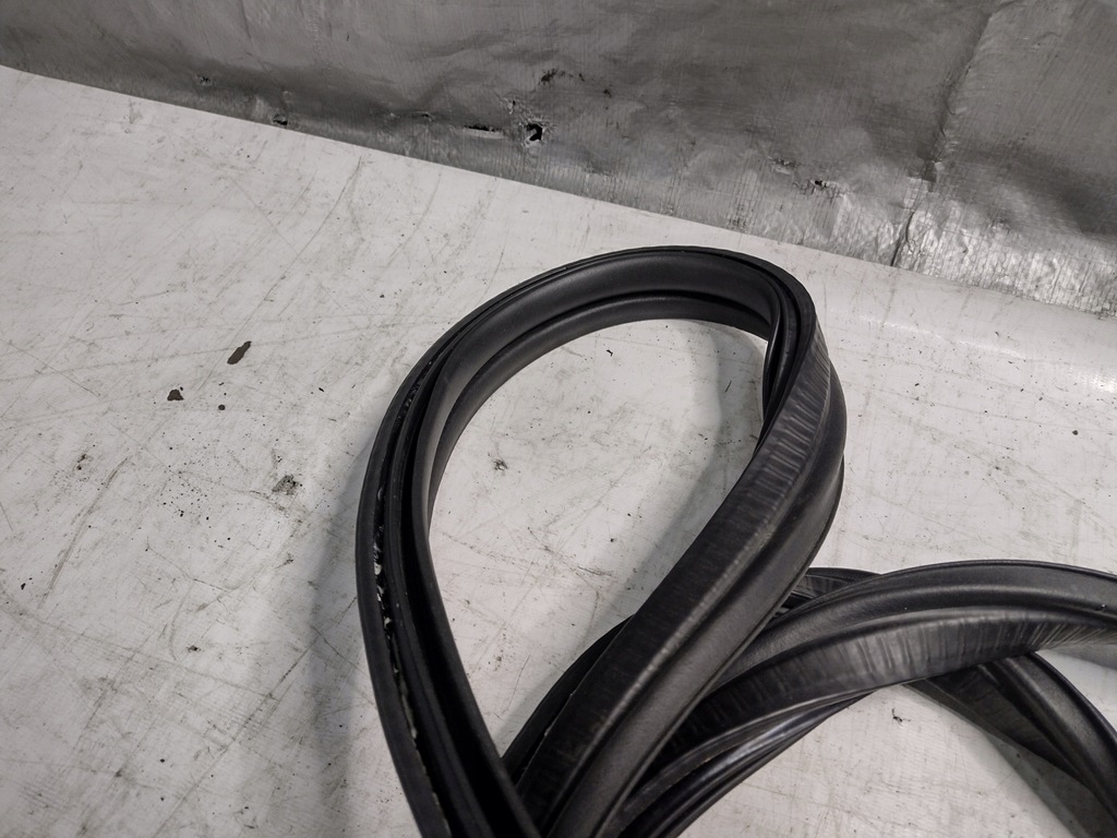 фото №6, Прокладка кришки багажника ford kuga mk1 i