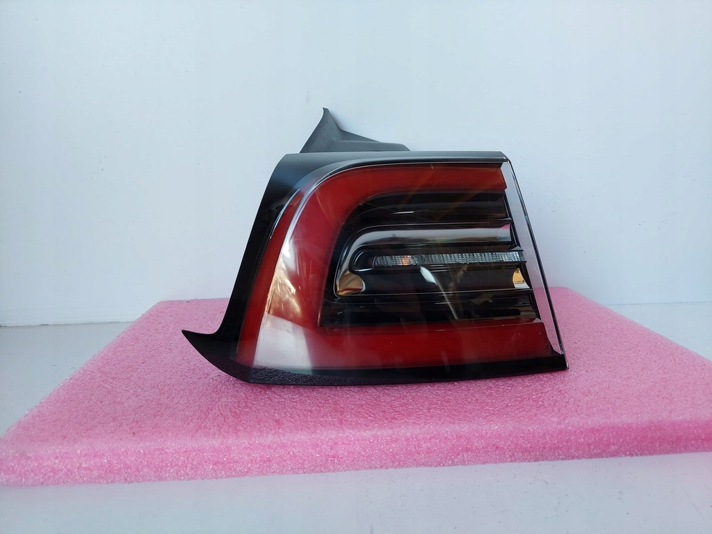 фото №1, Tesla model 3 лампа ліва задня задня