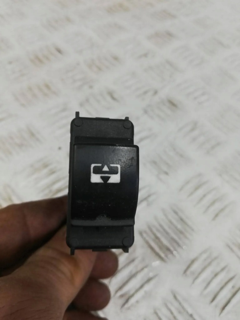 Peugeot 2008 переключатель шторка крыша Доставка