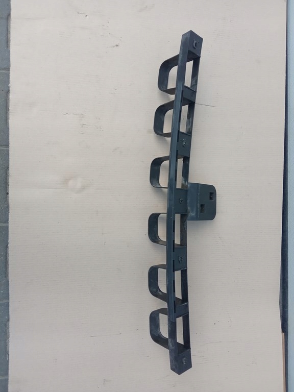 фото №8, Ford kuga mk1 2008-12r. - напрямна бампера задня