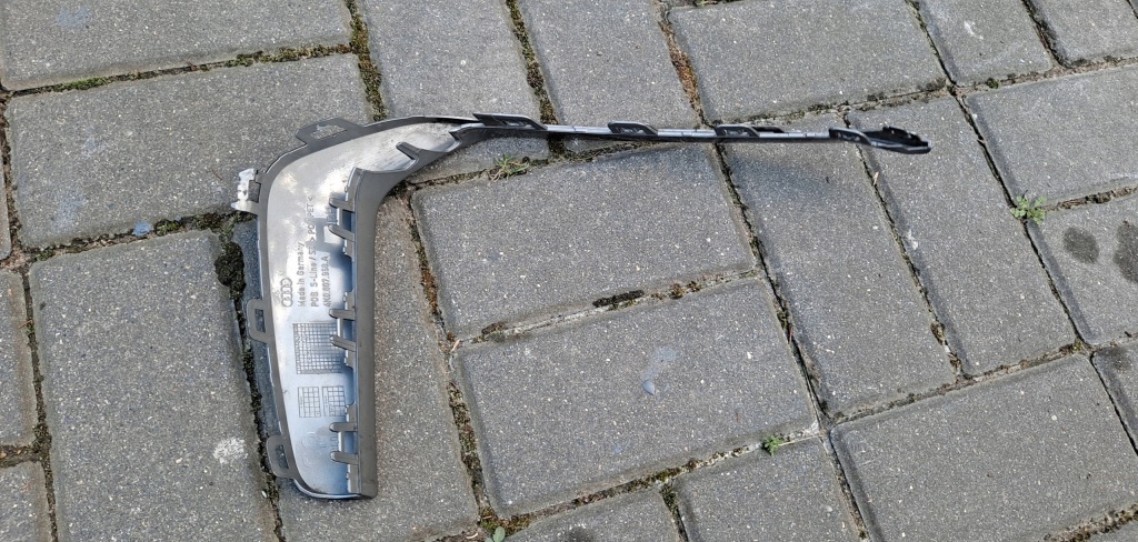 Audi a6 c8 s-line решётка молдинг накладка правый  бампера перед 4k0807968a с Разборки