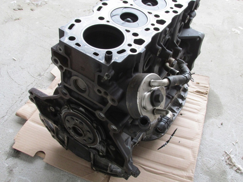 фото №8, Блок двигатель dół toyota rav4 2.0 d4d 116km