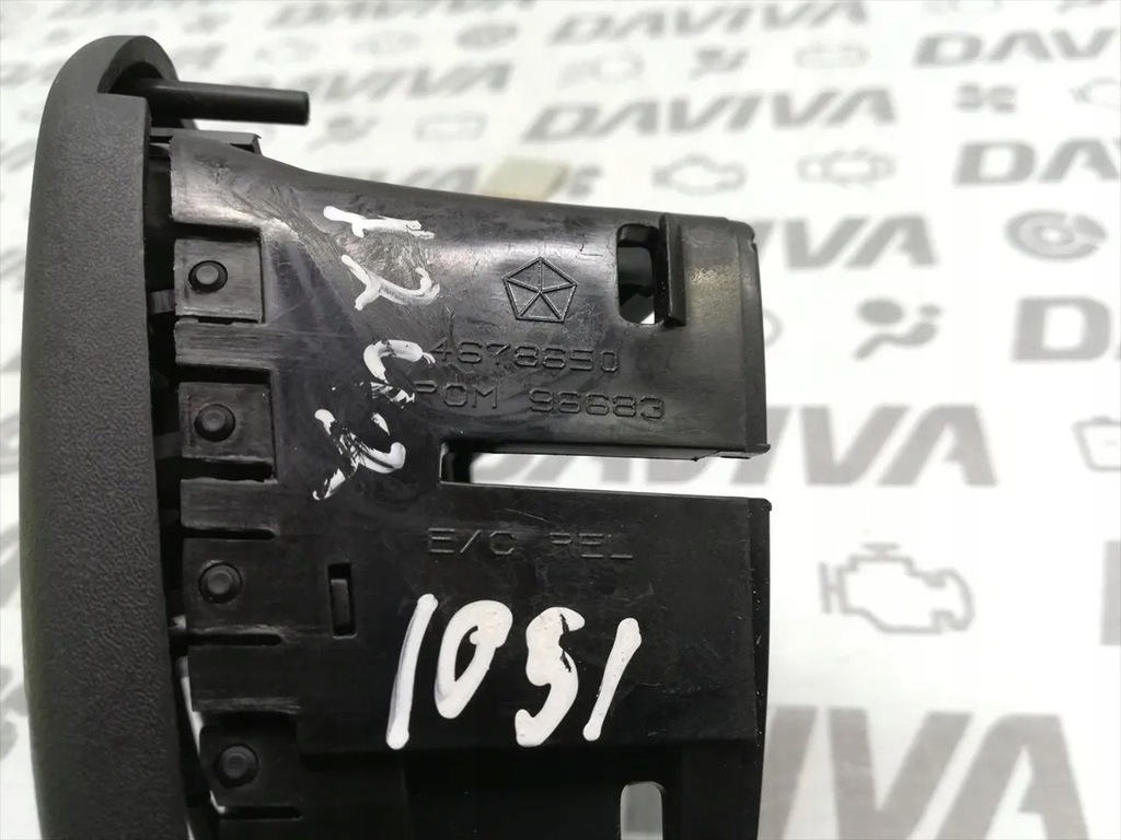 фото №8, Plymouth voyager / grand voyager боковая решётка обдув панели приборной панели