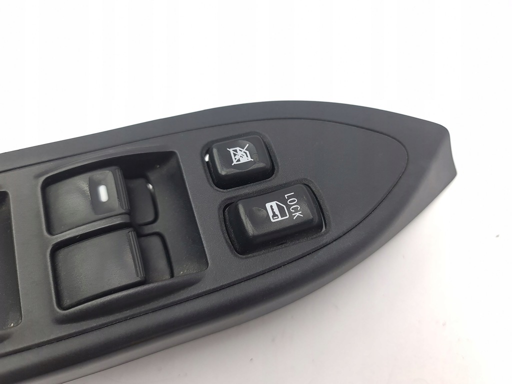 фото №7, Mitsubishi pajero 2007 перед сторона левая кнопки окон