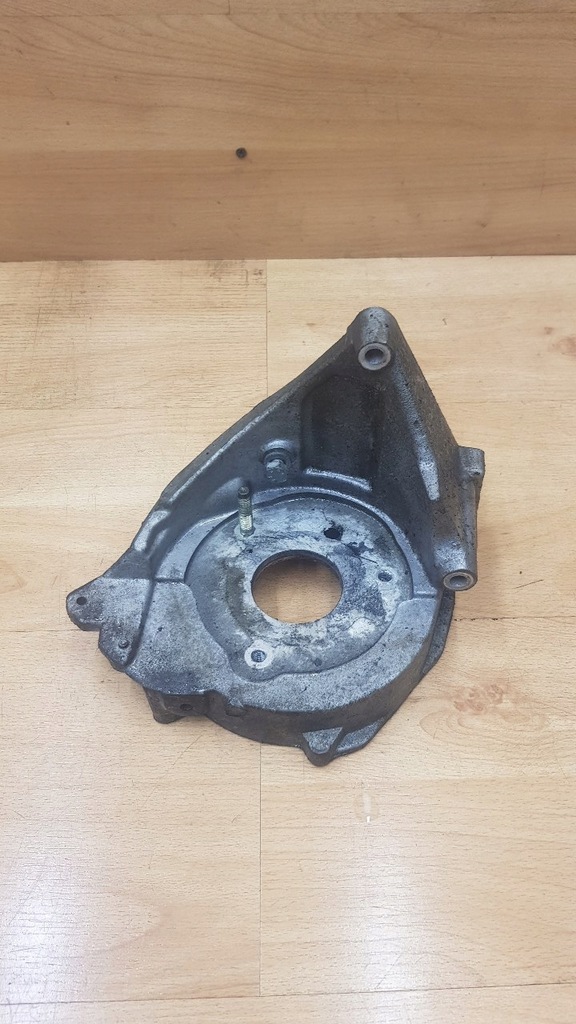 фото №1, Кронштейн насоса впрыска peugeot 406 lift 2.0 hdi