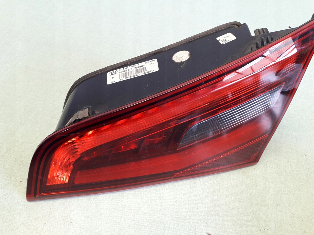 фото №1, Audi a3 8v sportback лампа правый задняя w крышка
