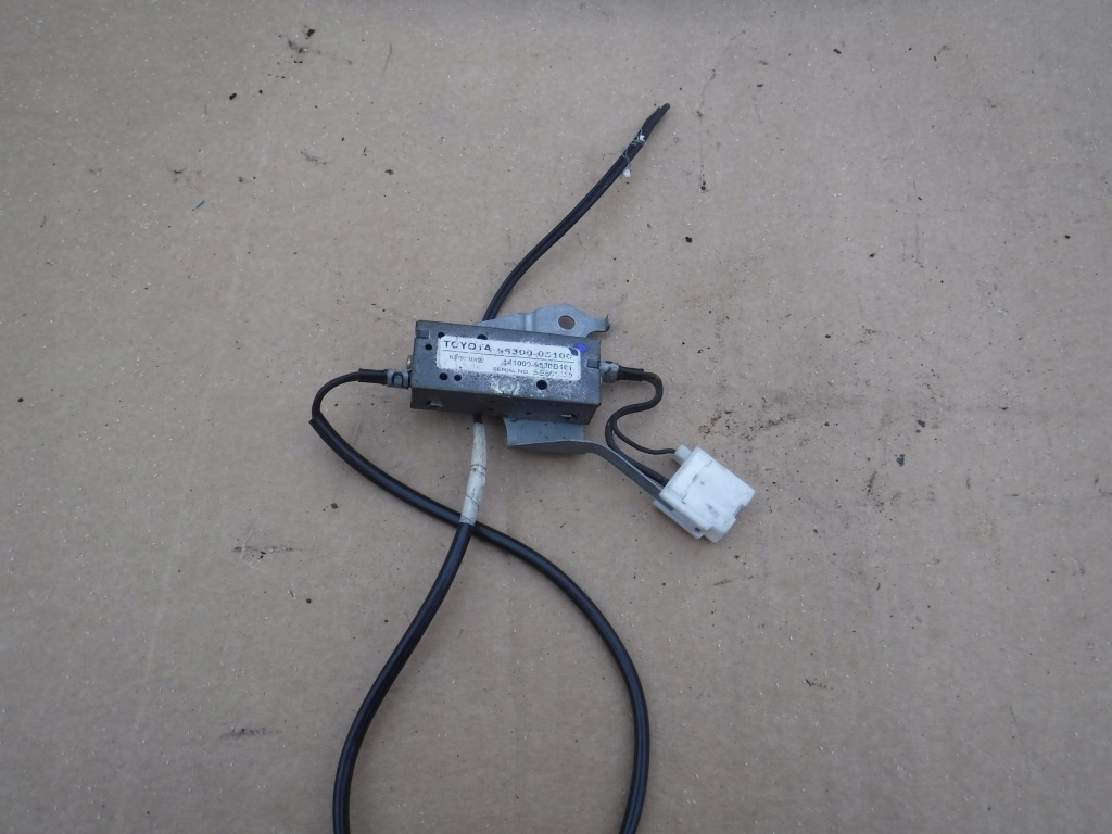 фото №1, Усилитель антенны toyota avensis t25 86300-05100