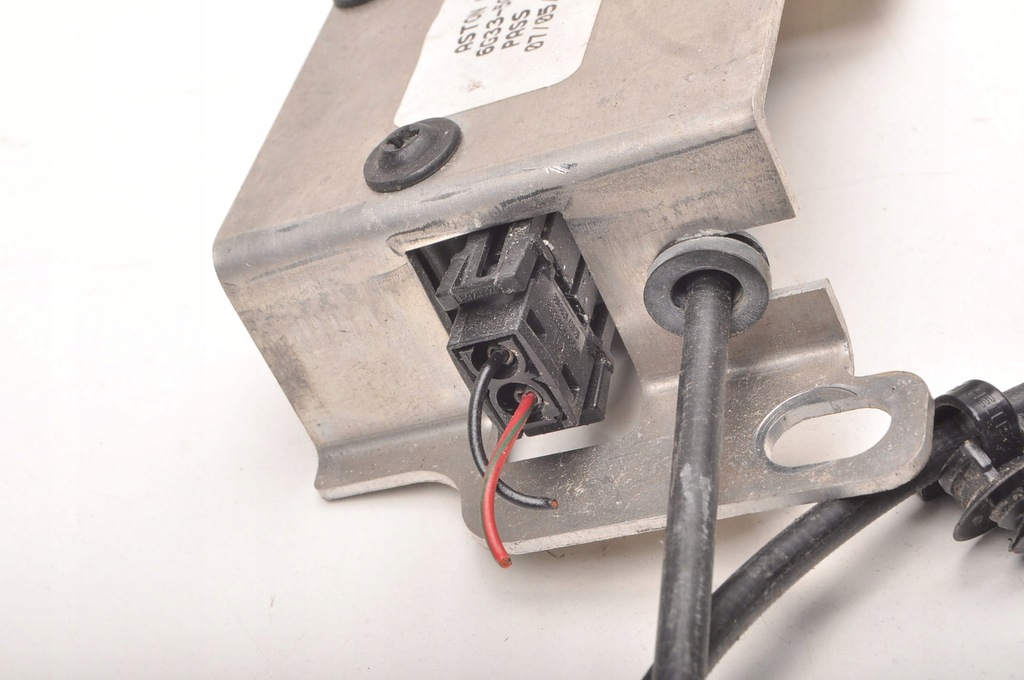 фото №7, Aston martin vantage 4.7 привід замка кришки 6g33-507b36-ab