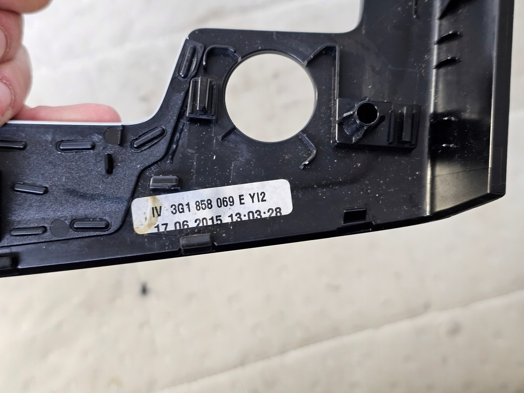 фото №9, Молдинг рамка dekor радіо навігації navi vw passat b8 piano 3g1858069e