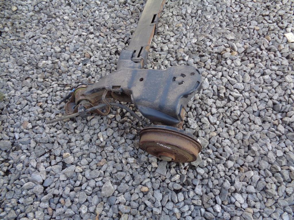 Балка подвеска задняя задняя oś тормозные барабаны citroen c-elysee peugeot 301 2012- Киев