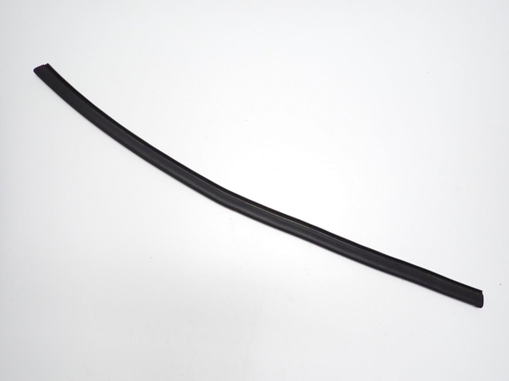 фото №1, Прокладка резиновый элемент капот отсек двигателя mercedes slk iii r172 14r