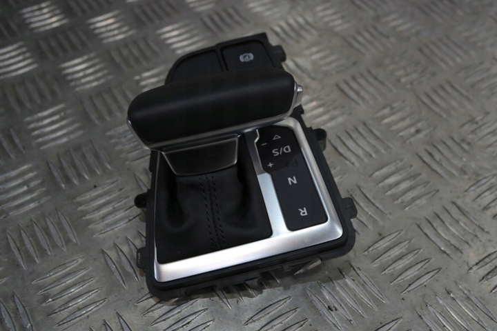 фото №1, Audi q5 80a ручка чохол рамка передач