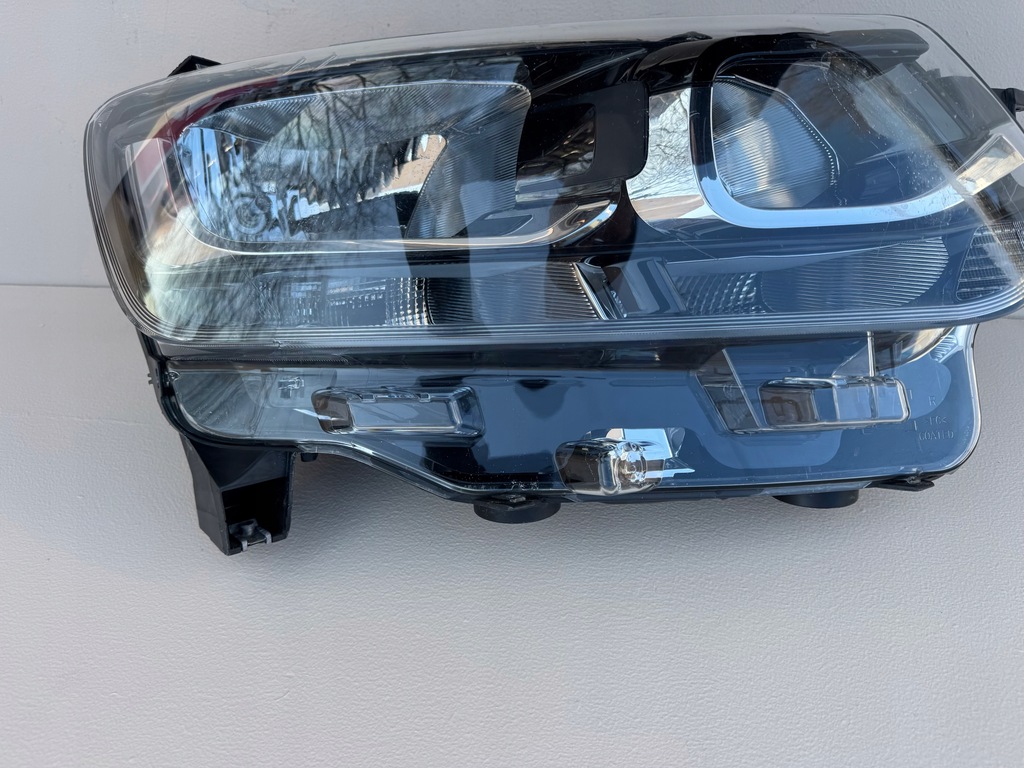 фото №10, Toyota proace city verso 19r- лампа левая передняя левый перед 9835780680