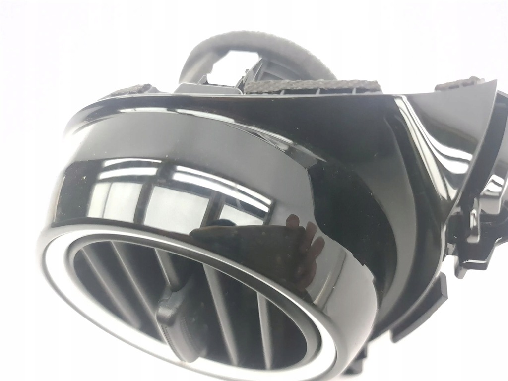 фото №12, Hyundai kona i 2019 левая сторона боковая решётка обдув панели приборной панели