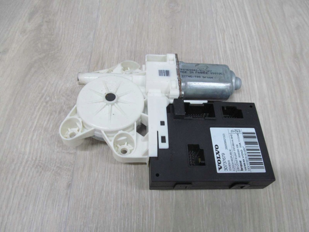 Volvo s40 v50 04-12 моторчик стекло перед правый 30737679 в Украине